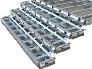 Auvent d'aluminium en polycarbonate : Balcon Dépôt
